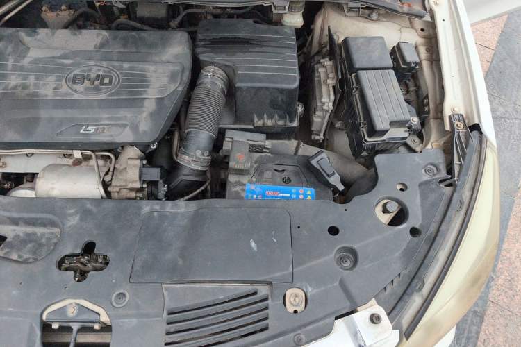 Used BYD G5 2014 1.5TID Automatic Prestige Model Engine Bay Left