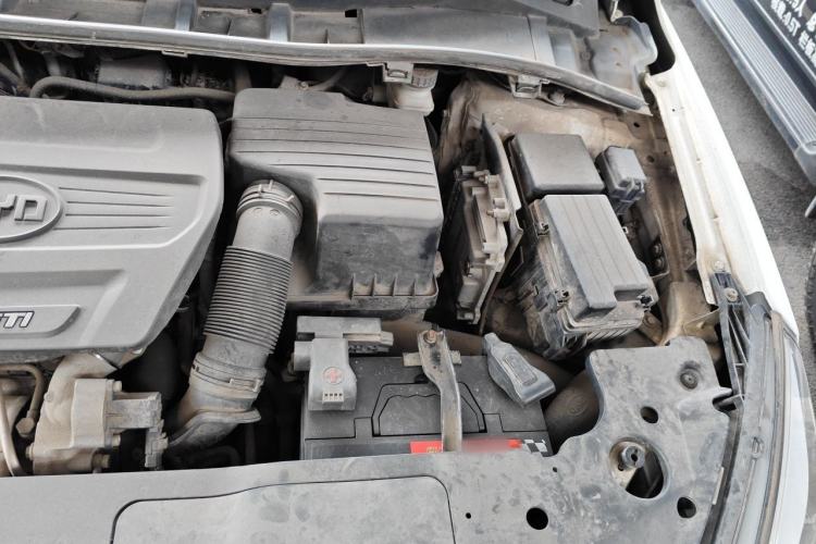Used BYD G5 2014 1.5TID Automatic Prestige Model Engine Bay Left