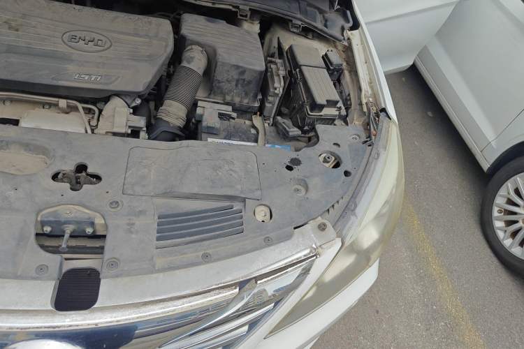 Used BYD G5 2014 1.5TID Automatic Flagship Model Engine Bay Left