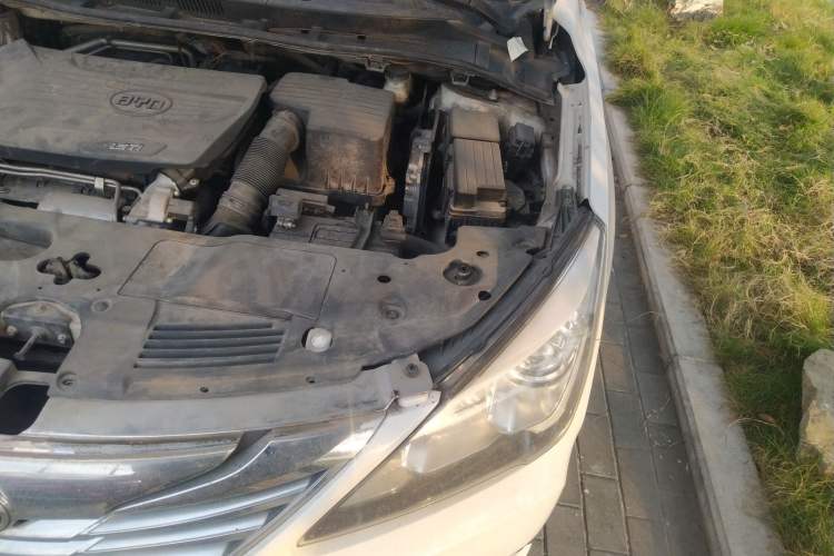 Used BYD G5 2014 1.5TI Manual Luxury Edition Engine Bay Left