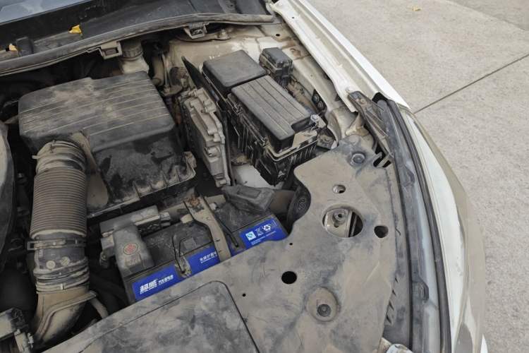 Used BYD G5 2014 1.5TI Manual Flagship Edition Engine Bay Left