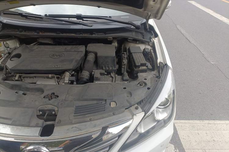 Used BYD G5 2014 1.5TID Automatic Flagship Model Engine Bay Left