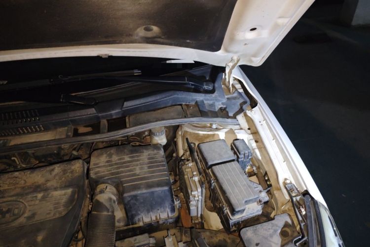 Used BYD G5 2014 1.5TID Automatic Prestige Model Engine Bay Left