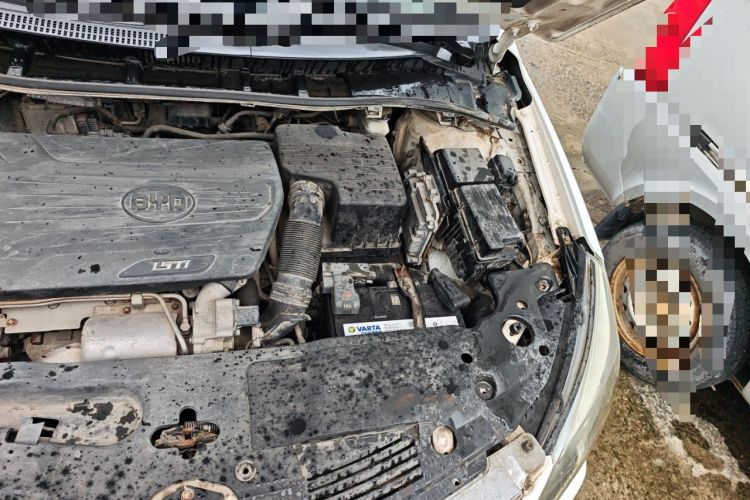 Used BYD G5 2014 1.5TID Automatic Flagship Model Engine Bay Left