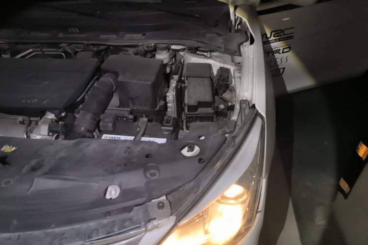Used BYD G5 2014 1.5TID Automatic Prestige Model Engine Bay Left
