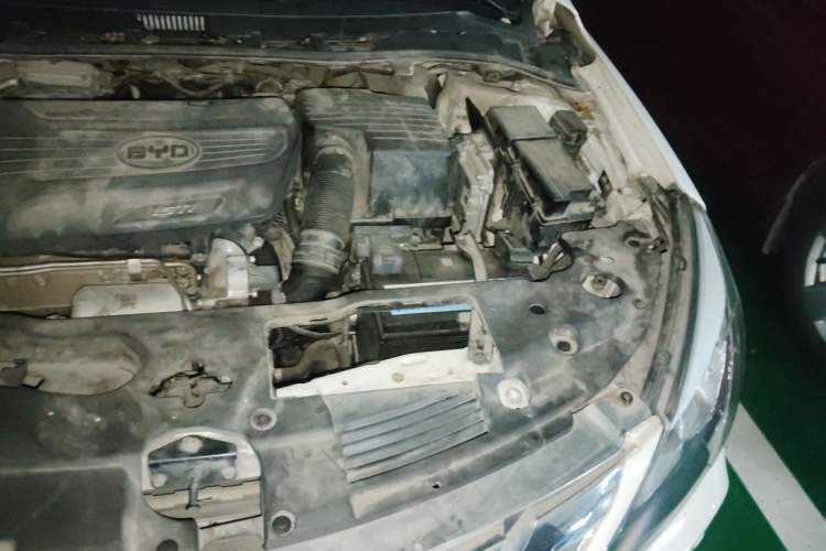 Used BYD G5 2014 1.5TID Automatic Flagship Model Engine Bay Left