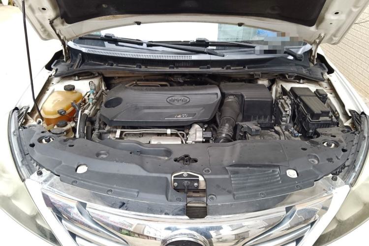 Used BYD G5 2014 1.5TID Automatic Prestige Model Engine Bay