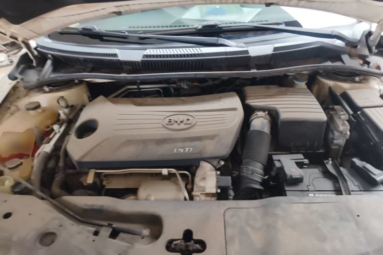 Used BYD G5 2014 1.5TID Automatic Prestige Model Engine Bay