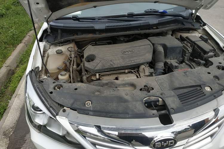 Used BYD G5 2014 1.5TI Manual Luxury Edition Engine Bay Right
