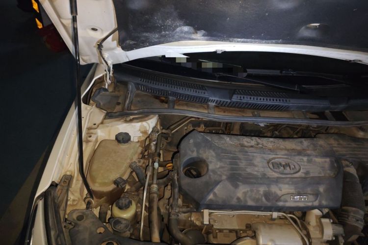 Used BYD G5 2014 1.5TID Automatic Prestige Model Engine Bay Right