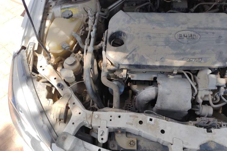 Used BYD G5 2014 1.5TID Automatic Prestige Model Engine Bay Right