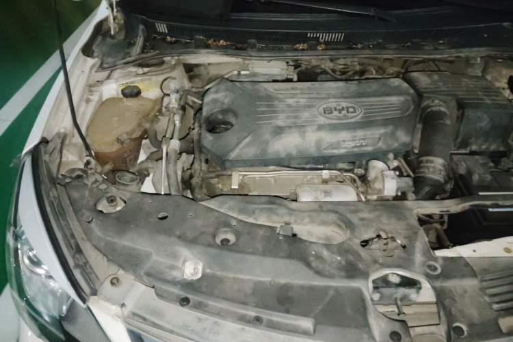 Used BYD G5 2014 1.5TID Automatic Flagship Model Engine Bay Right