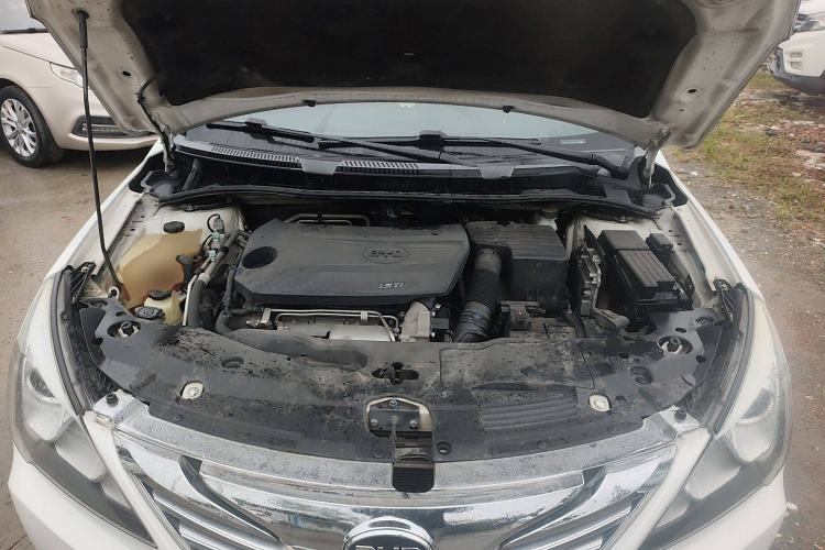 Used BYD G5 2014 1.5TID Automatic Prestige Model Engine Bay