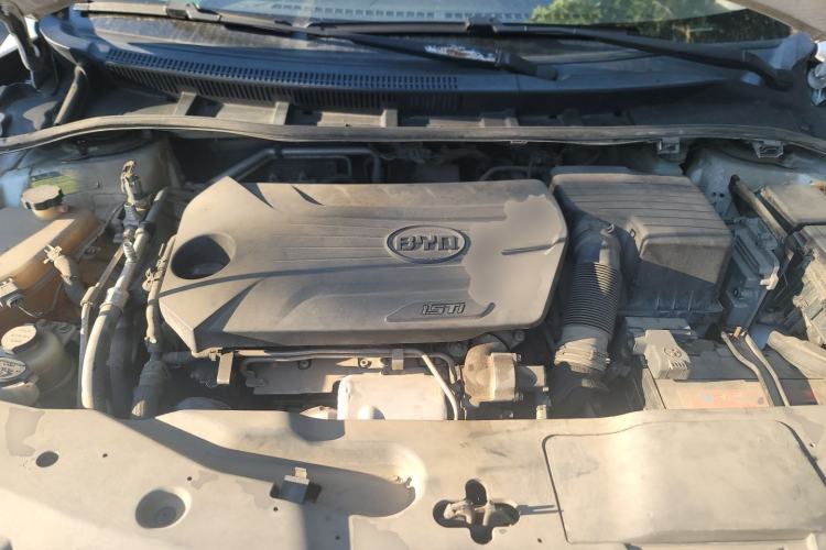 Used BYD G5 2014 1.5TID Automatic Prestige Model Engine Bay