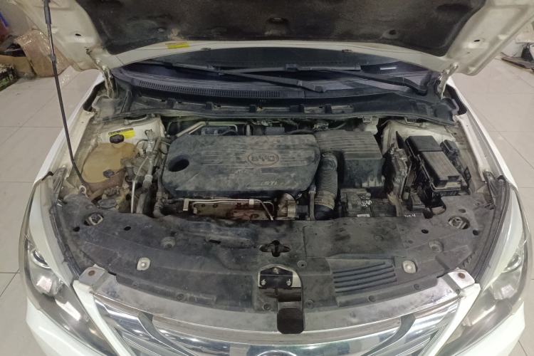 Used BYD G5 2014 1.5TID Automatic Prestige Model Engine Bay