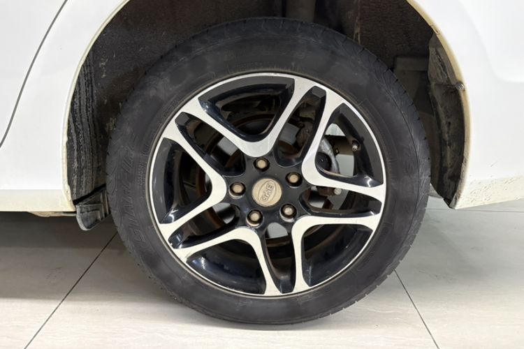 Used BYD G5 2014 1.5TID Automatic Prestige Model Exterior 1