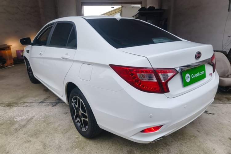 Used BYD G5 2014 1.5TID Automatic Prestige Model Exterior 2