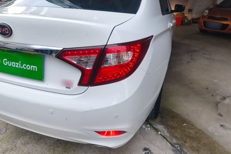 Used BYD G5 2014 1.5TID Automatic Prestige Model Exterior 3