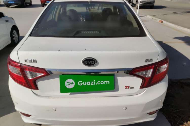 Used BYD G5 2014 1.5TI Manual Luxury Edition Exterior 4