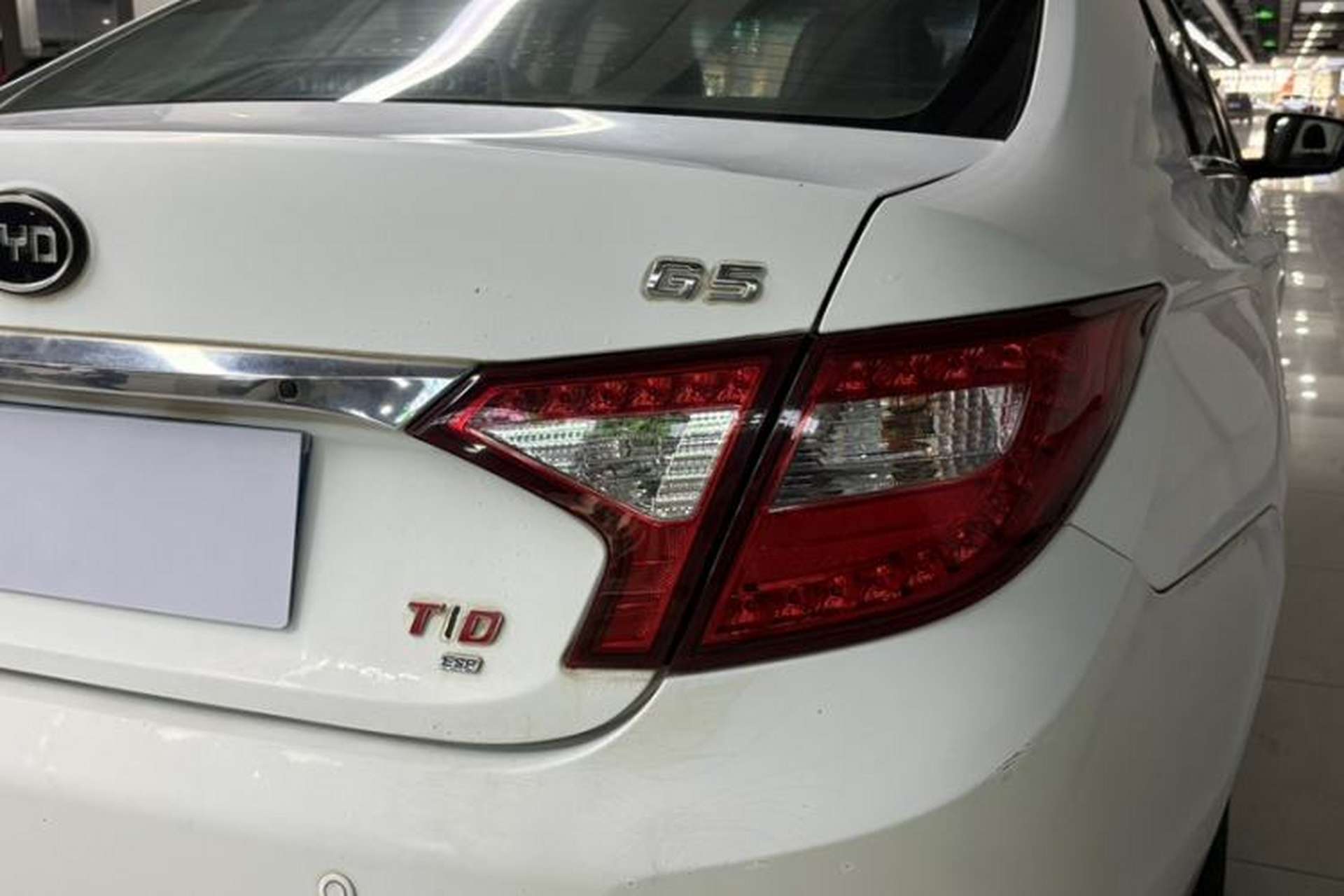 Used BYD G5 2014 1.5TID Automatic Prestige Model Exterior 4