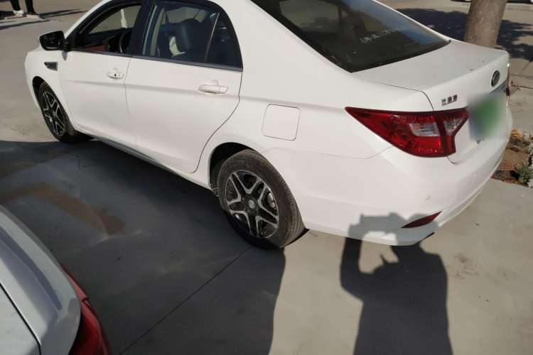 Used BYD G5 2014 1.5TI Manual Luxury Edition Exterior 5