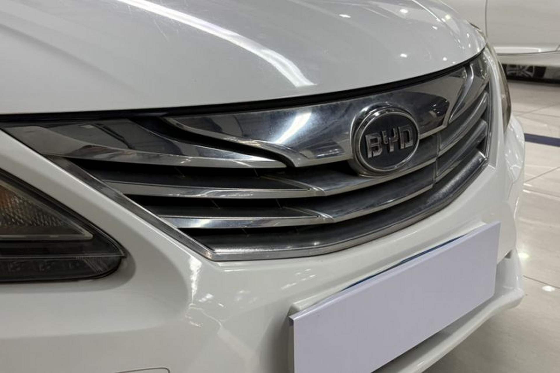Used BYD G5 2014 1.5TID Automatic Prestige Model Exterior 5