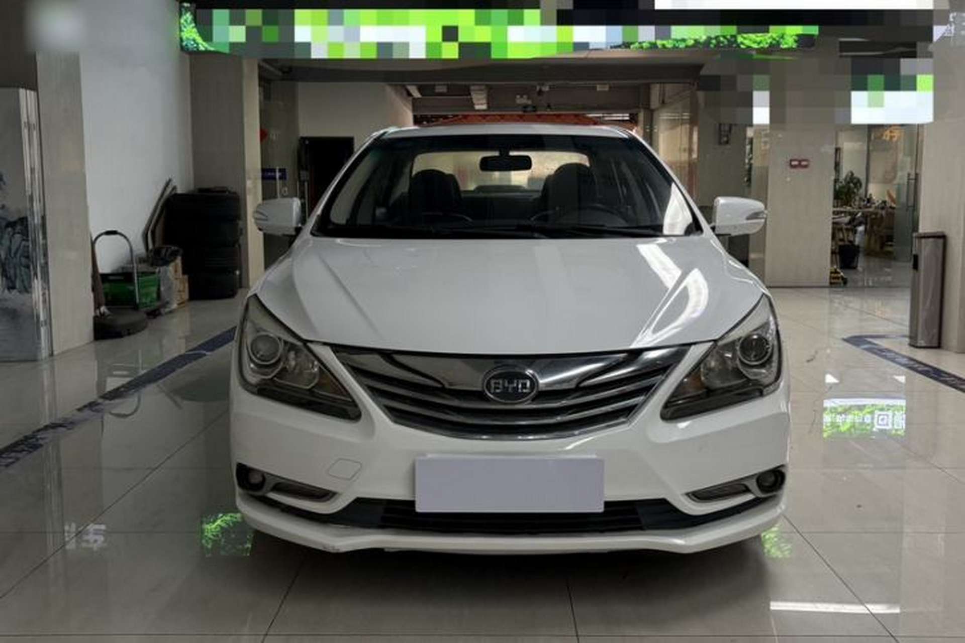 Used BYD G5 2014 1.5TID Automatic Prestige Model Exterior 9