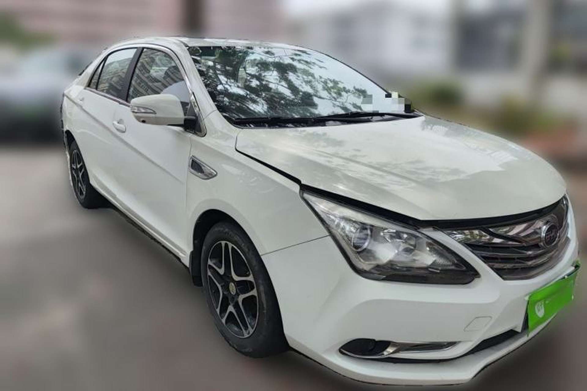Used BYD G5 2014 1.5TID Automatic Prestige Model Front Right 45 Deg