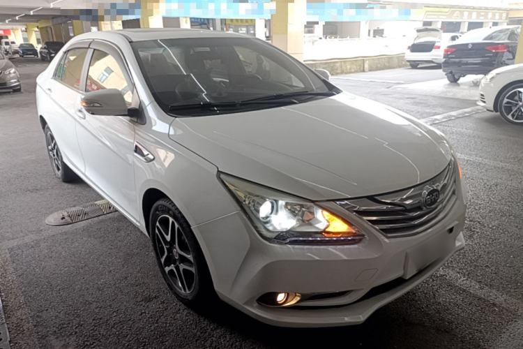 Used BYD G5 2014 1.5TID Automatic Prestige Model Front Right 45 Deg