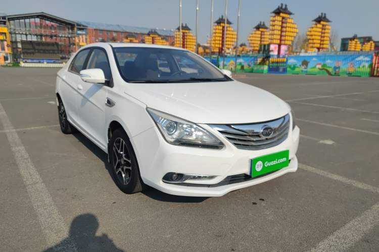 Used BYD G5 2014 1.5TID Automatic Prestige Model Front Right 45 Deg