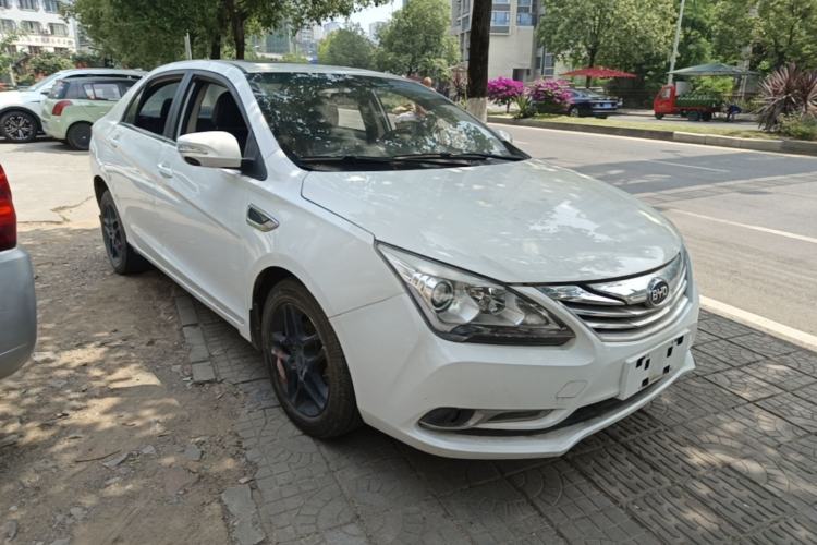 Used BYD G5 2014 1.5TID Automatic Prestige Model Front Right 45 Deg