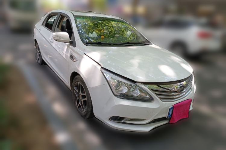 Used BYD G5 2014 1.5TID Automatic Prestige Model Front Right 45 Deg