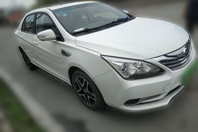 Used BYD G5 2014 1.5TI Manual Luxury Edition Front Right 45 Deg