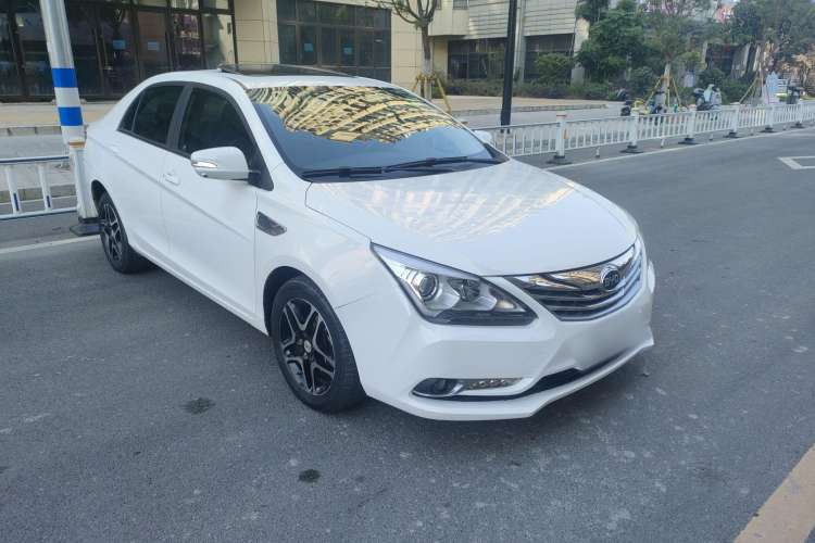 Used BYD G5 2014 1.5TID Automatic Prestige Model Front Right 45 Deg