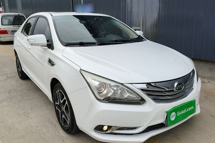 Used BYD G5 2014 1.5TID Automatic Prestige Model Front Right 45 Deg