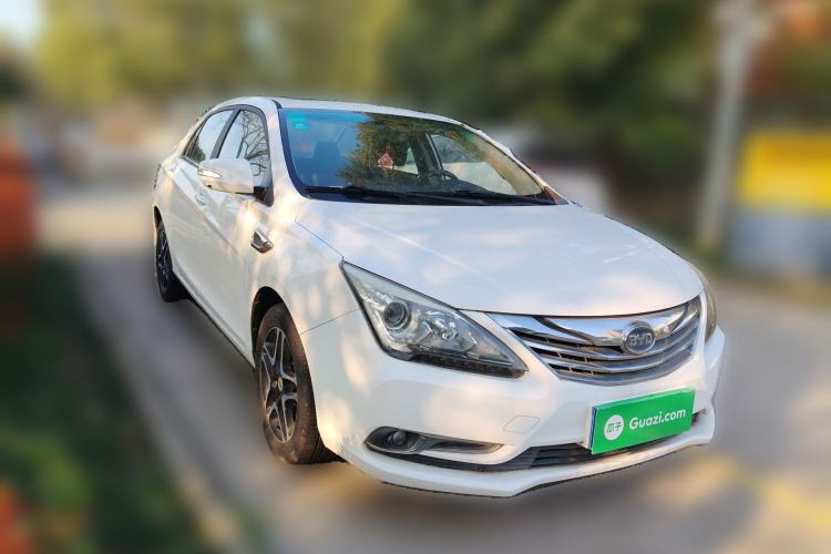 Used BYD G5 2014 1.5TI Manual Luxury Edition Front Right 45 Deg