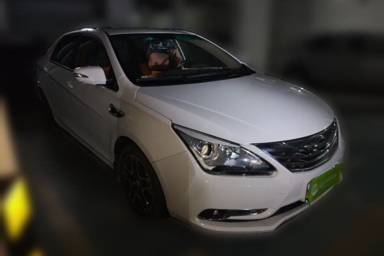 Used BYD G5 2014 1.5TID Automatic Prestige Model Front Right 45 Deg
