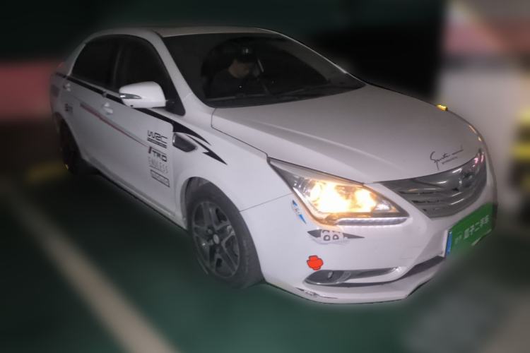 Used BYD G5 2014 1.5TID Automatic Prestige Model Front Right 45 Deg