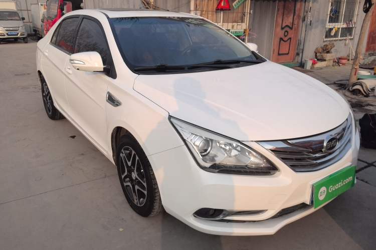 Used BYD G5 2014 1.5TID Automatic Prestige Model Front Right 45 Deg