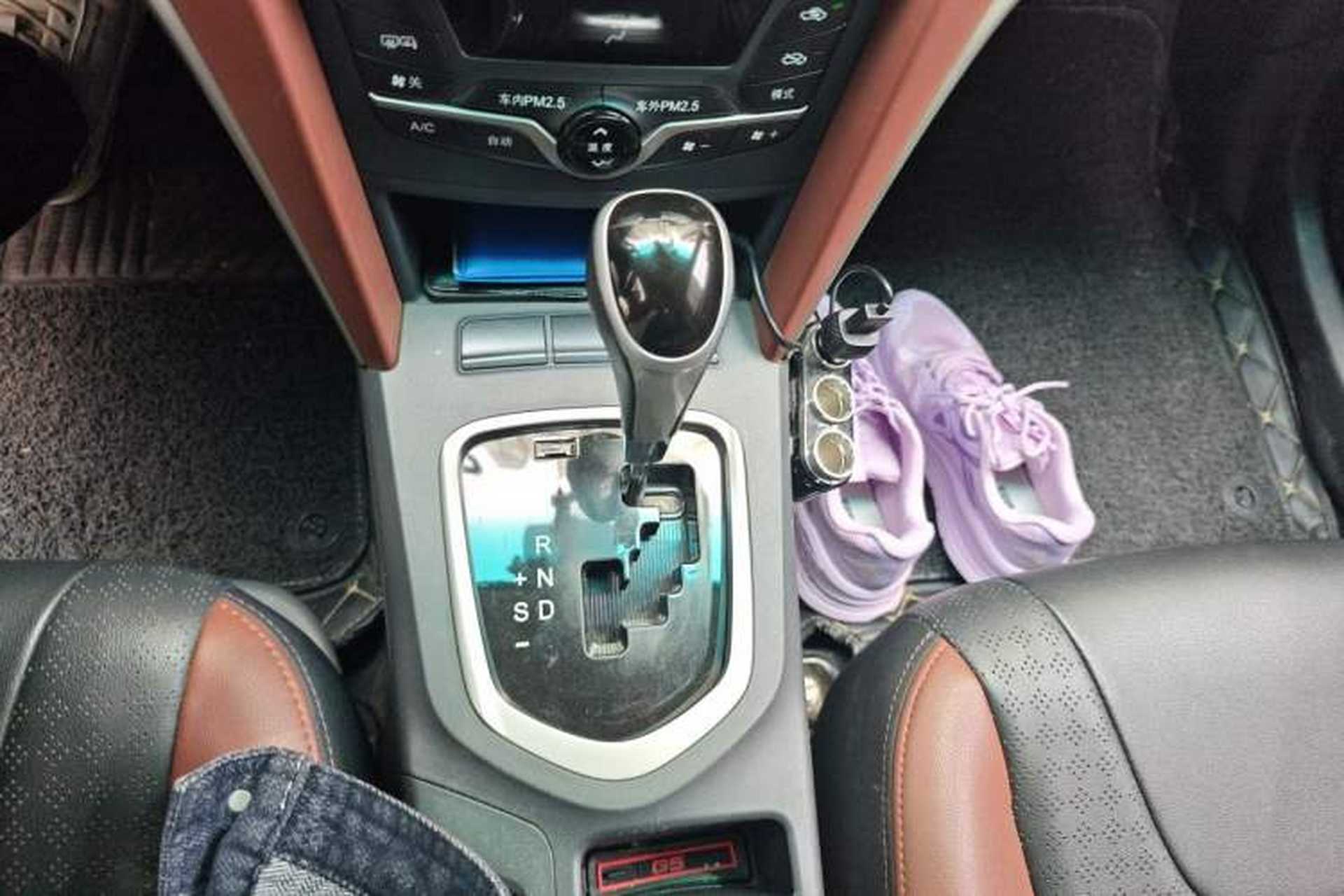 Used BYD G5 2014 1.5TID Automatic Flagship Model Gear Lever