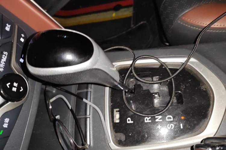 Used BYD G5 2014 1.5TID Automatic Prestige Model Gear Lever