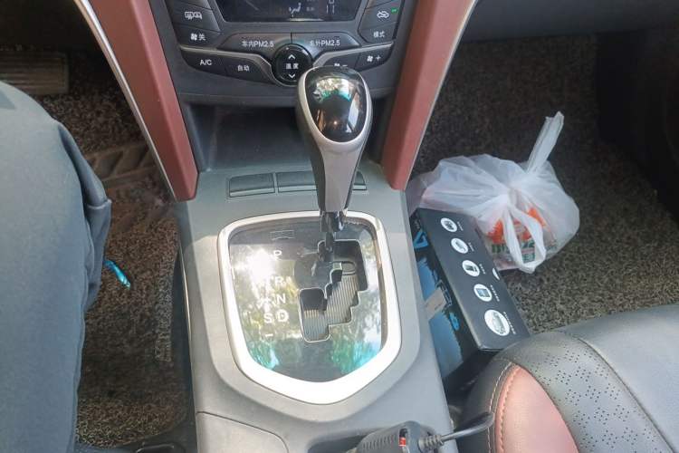 Used BYD G5 2014 1.5TID Automatic Flagship Model Gear Lever