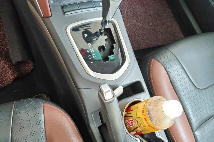 Used BYD G5 2014 1.5TID Automatic Prestige Model Gear Lever