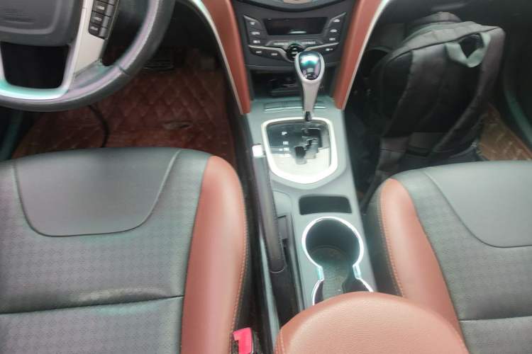Used BYD G5 2014 1.5TID Automatic Prestige Model Gear Lever