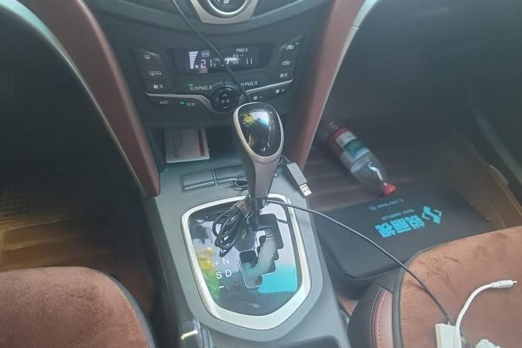 Used BYD G5 2014 1.5TID Automatic Prestige Model Gear Lever