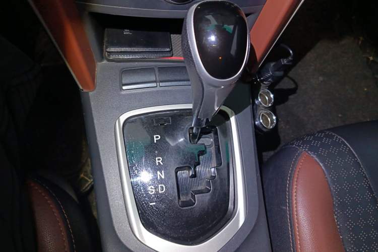 Used BYD G5 2014 1.5TID Automatic Flagship Model Gear Lever