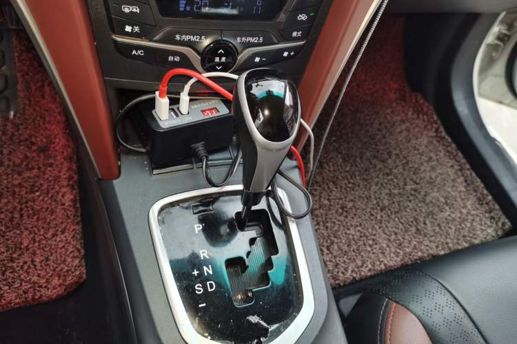 Used BYD G5 2014 1.5TID Automatic Prestige Model Gear Lever