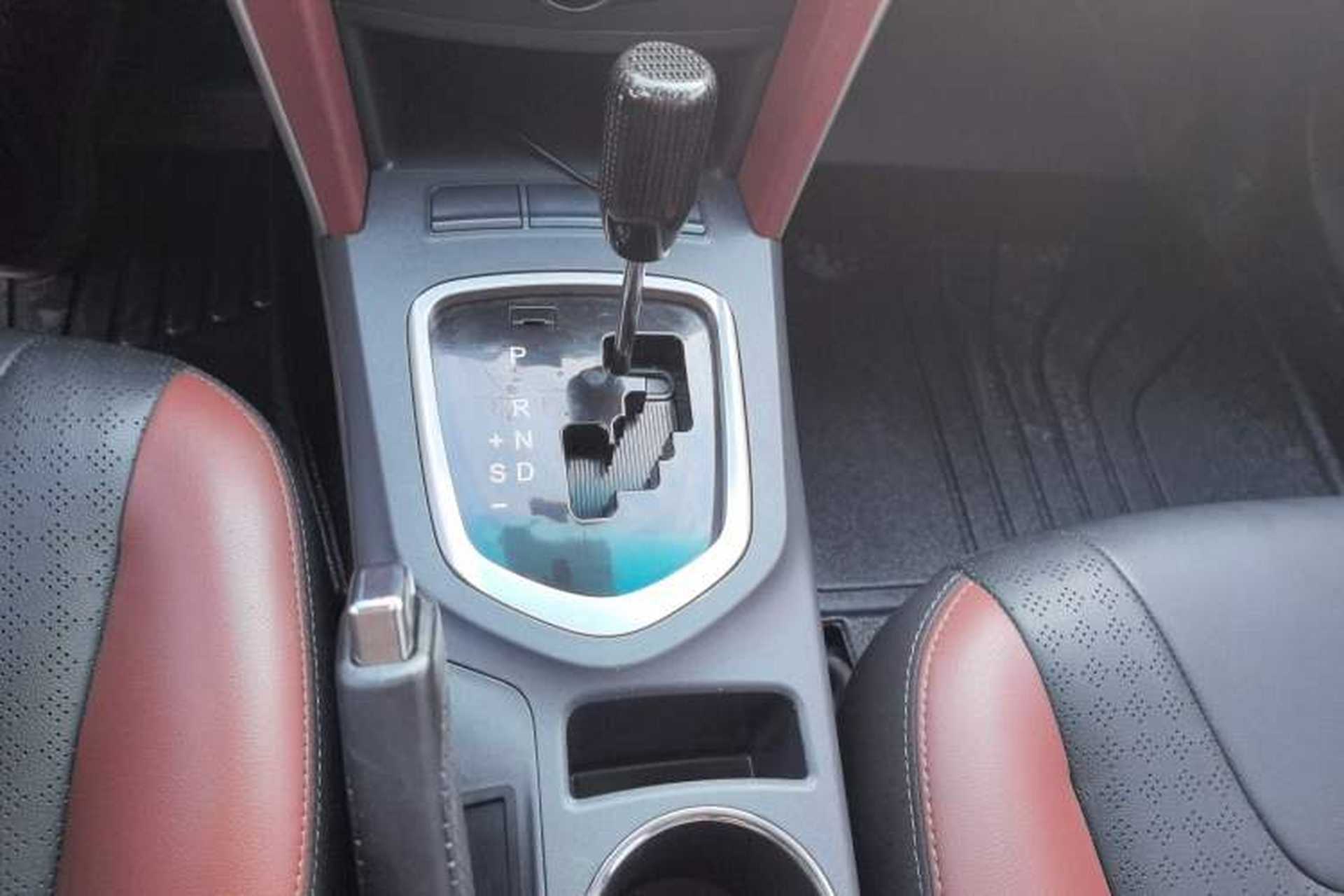 Used BYD G5 2014 1.5TID Automatic Prestige Model Gear Lever