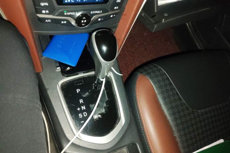 Used BYD G5 2014 1.5TID Automatic Flagship Model Gear Lever