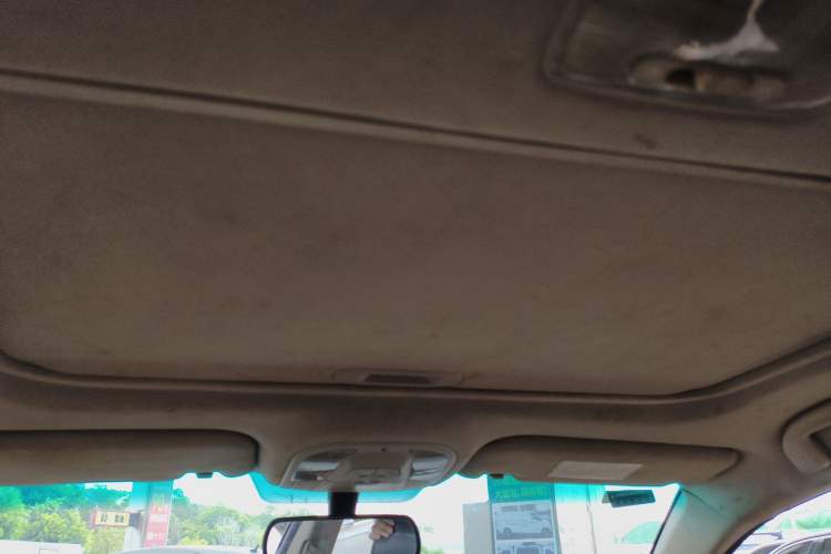Used BYD G5 2014 1.5TID Automatic Prestige Model Headliner